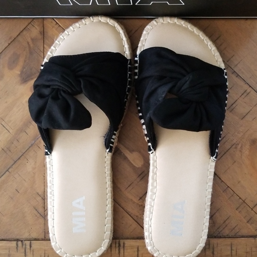 ๐๏ธ Women's Mia Sandals - Picture 2 of 7